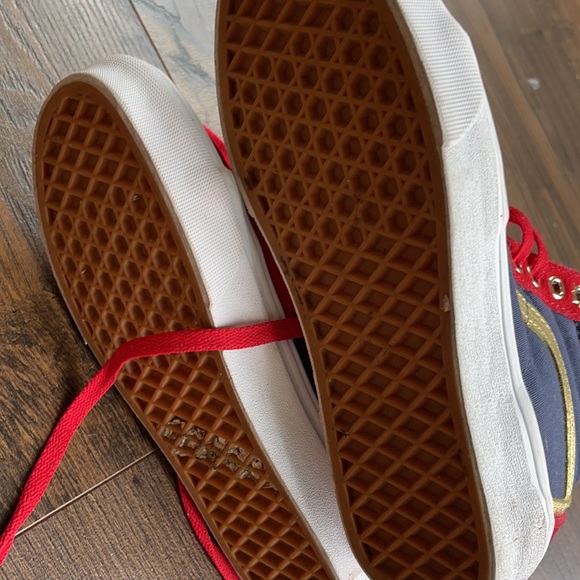 Vans CAPTAIN MARVEL high top sneakers - Picture 3 of 4